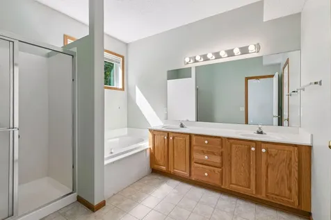 1692 Oakbrooke Way Eagan MN 55122