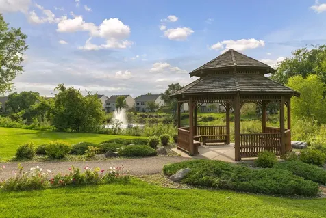 1692 Oakbrooke Way Eagan MN 55122