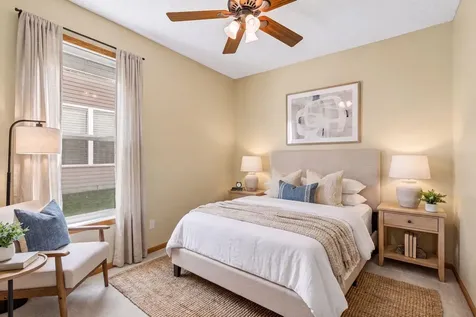 1692 Oakbrooke Way Eagan MN 55122