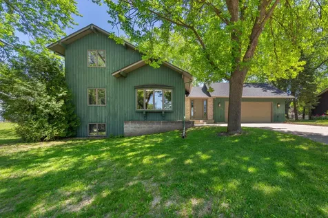 421 10th Avenue SE Faribault MN 55021