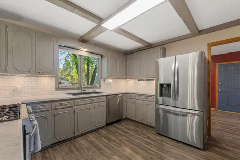 421 10th Avenue SE Faribault MN 55021