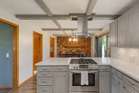 421 10th Avenue SE Faribault MN 55021