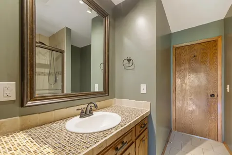 421 10th Avenue SE Faribault MN 55021