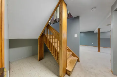 421 10th Avenue SE Faribault MN 55021