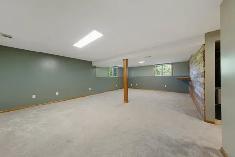 421 10th Avenue SE Faribault MN 55021