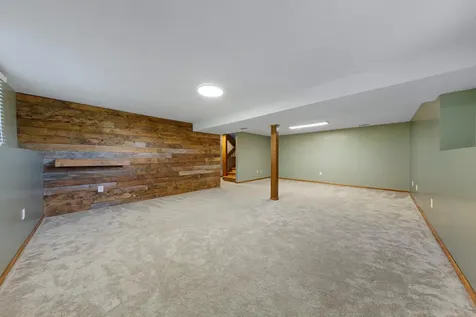 421 10th Avenue SE Faribault MN 55021