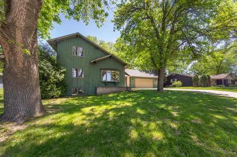421 10th Avenue SE Faribault MN 55021