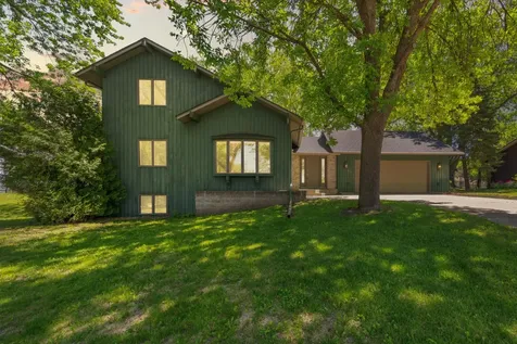 421 10th Avenue SE Faribault MN 55021