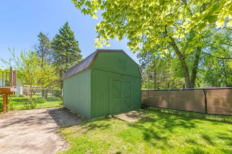 421 10th Avenue SE Faribault MN 55021