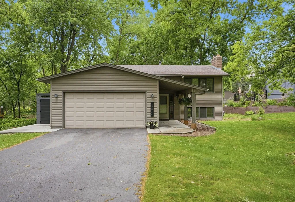 15074 Woodhill Trail Eden Prairie MN 55346