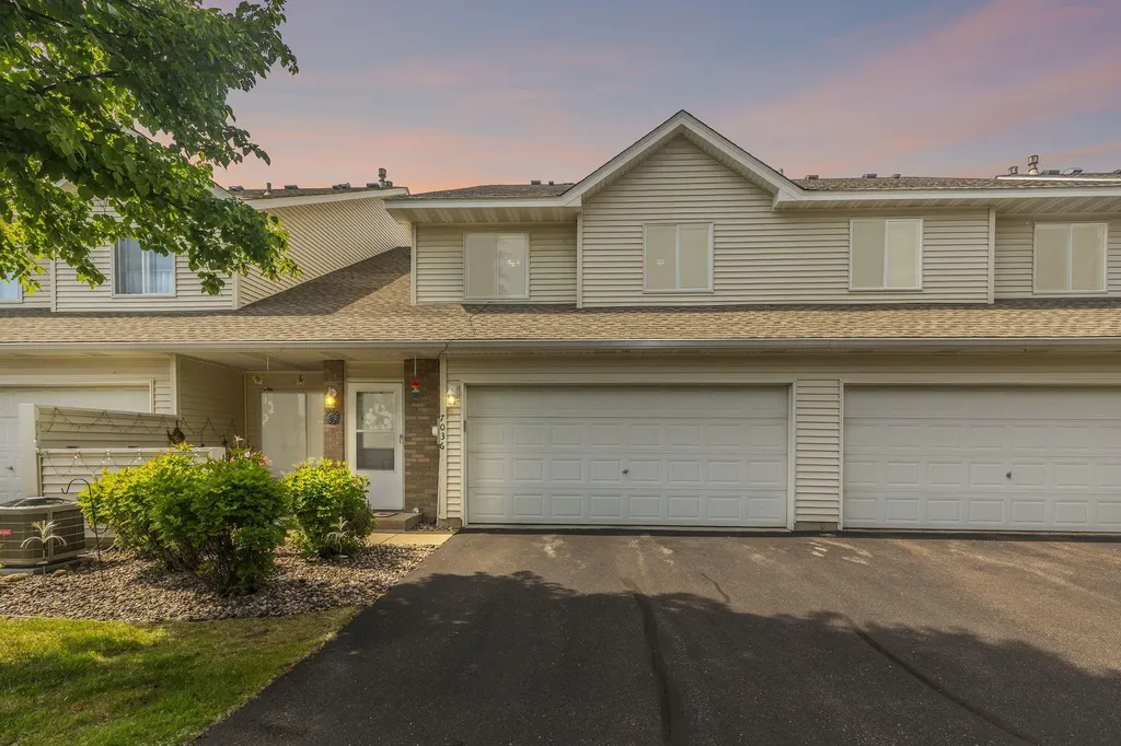 7036 49th Street N Oakdale MN 55128