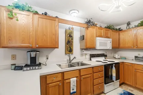 7036 49th Street N Oakdale MN 55128