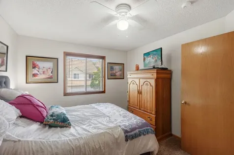 7036 49th Street N Oakdale MN 55128