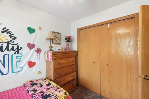 7036 49th Street N Oakdale MN 55128