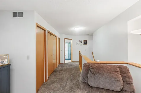 7036 49th Street N Oakdale MN 55128