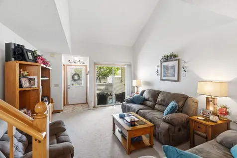 7036 49th Street N Oakdale MN 55128