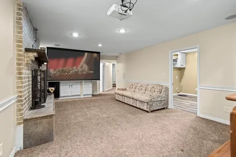 735 2nd Avenue NW Valley City ND 58072