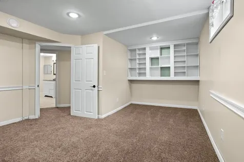 735 2nd Avenue NW Valley City ND 58072