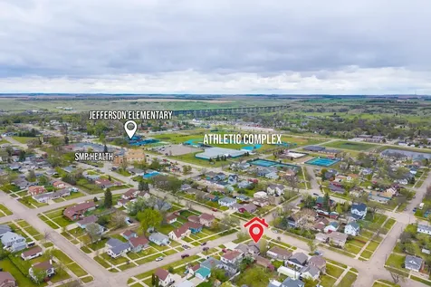 735 2nd Avenue NW Valley City ND 58072