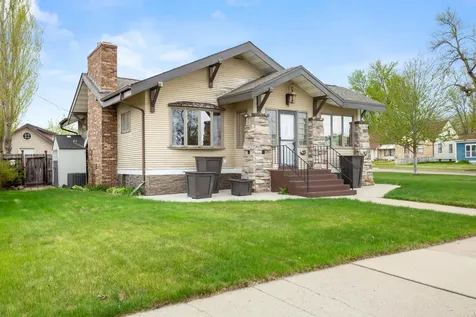 735 2nd Avenue NW Valley City ND 58072