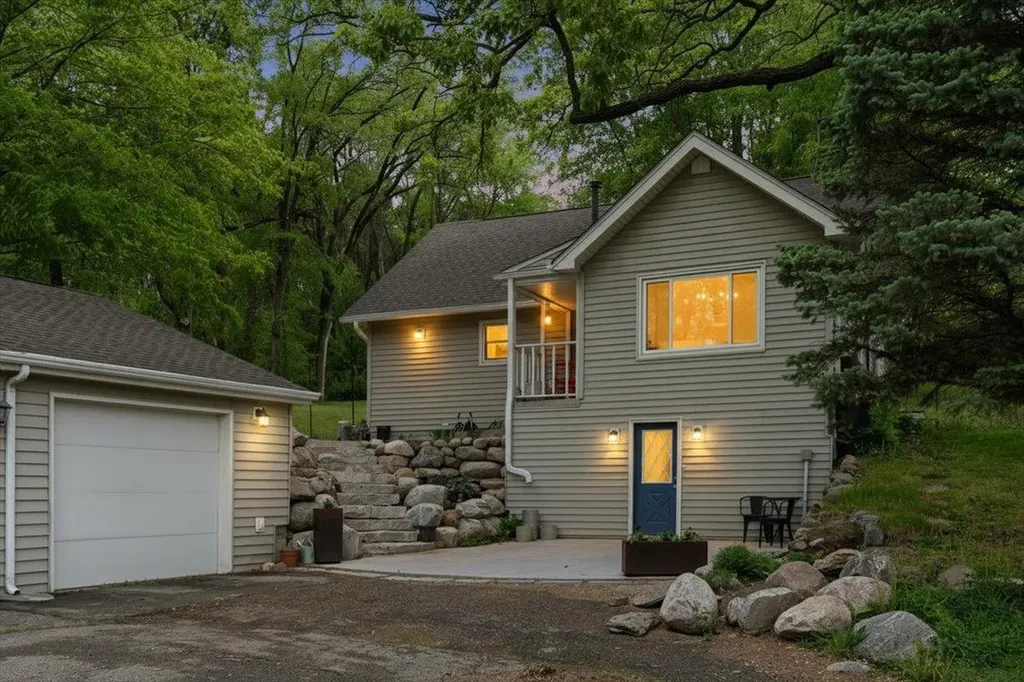 425 County Road 19 Minnetrista MN 55364