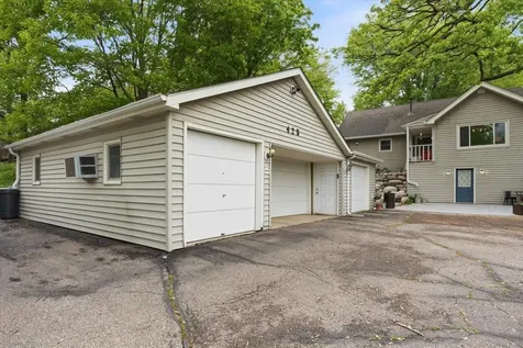425 County Road 19 Minnetrista MN 55364