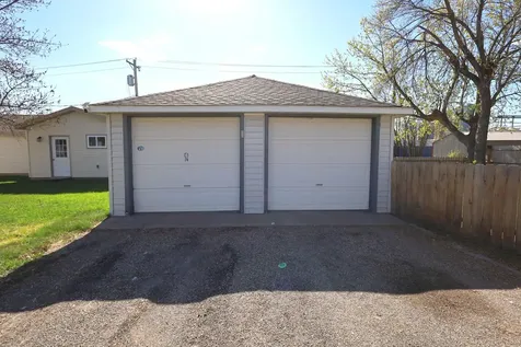 15 2nd Street SE Hillsboro ND 58045