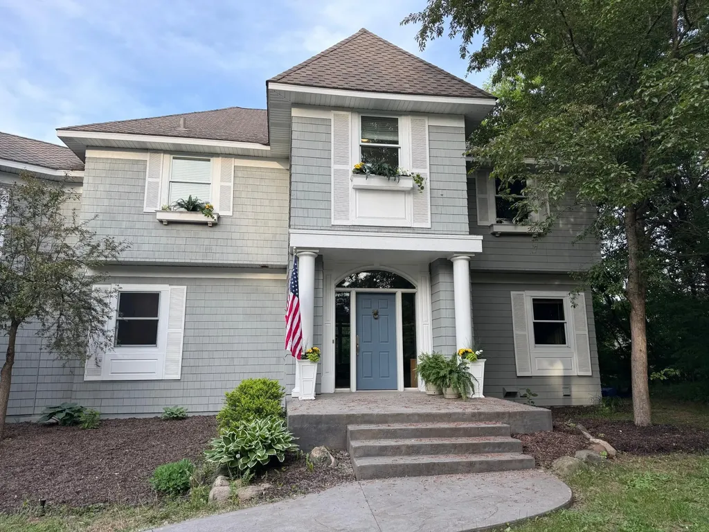 1756 Delaware Avenue West Saint Paul MN 55118