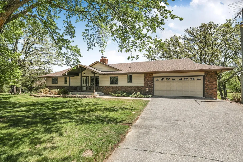 18542 Driftwood Road Clearwater MN 55320