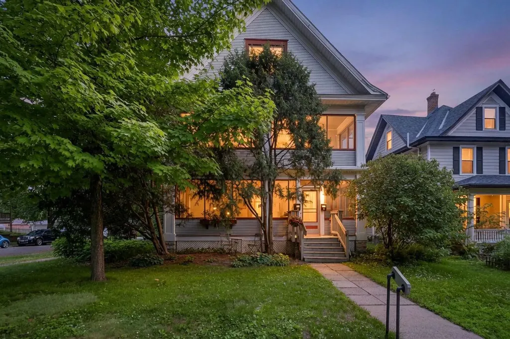 1854 Laurel Avenue Saint Paul MN 55104
