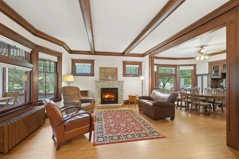 1854 Laurel Avenue Saint Paul MN 55104