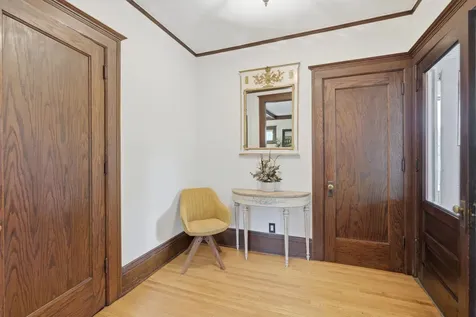 1854 Laurel Avenue Saint Paul MN 55104