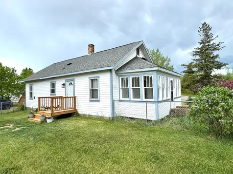 17 Balsam Avenue NW Menahga MN 56464