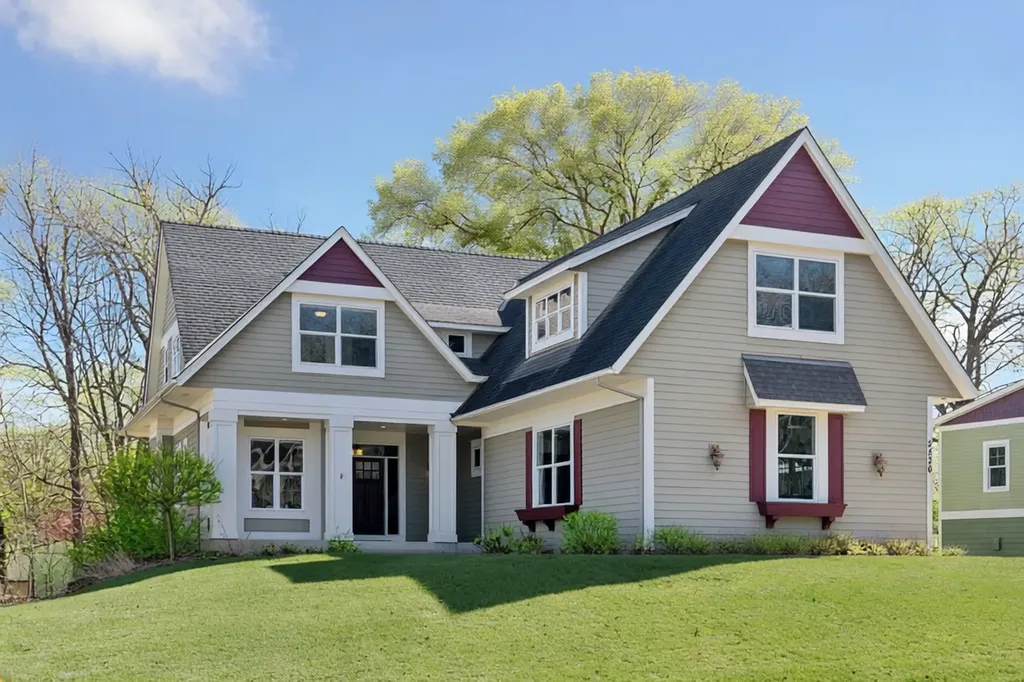 2536 N Saunders Lake Drive Minnetrista MN 55364