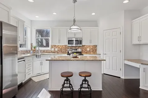 2536 N Saunders Lake Drive Minnetrista MN 55364