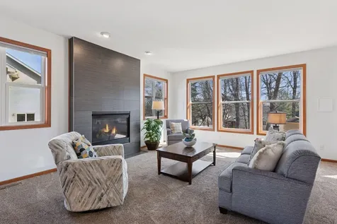 2536 N Saunders Lake Drive Minnetrista MN 55364