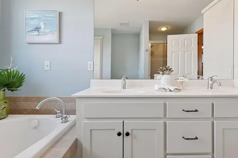 2536 N Saunders Lake Drive Minnetrista MN 55364