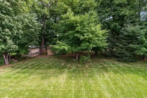 2536 N Saunders Lake Drive Minnetrista MN 55364