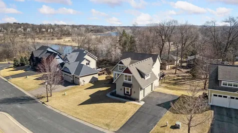 2536 N Saunders Lake Drive Minnetrista MN 55364