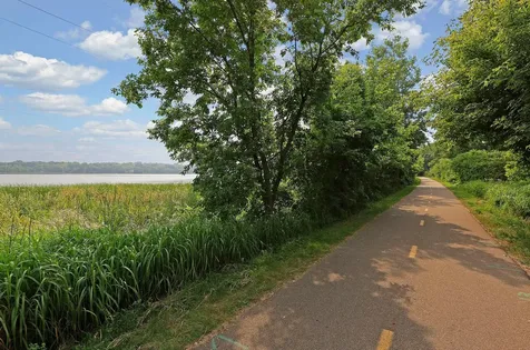 2536 N Saunders Lake Drive Minnetrista MN 55364