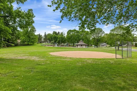 9024 47 1/2 Avenue N New Hope MN 55428