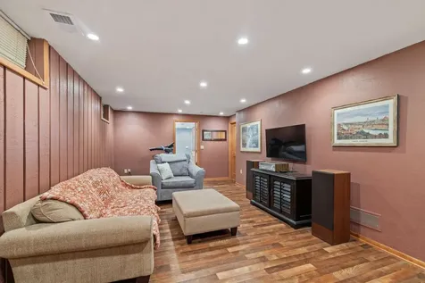 9024 47 1/2 Avenue N New Hope MN 55428