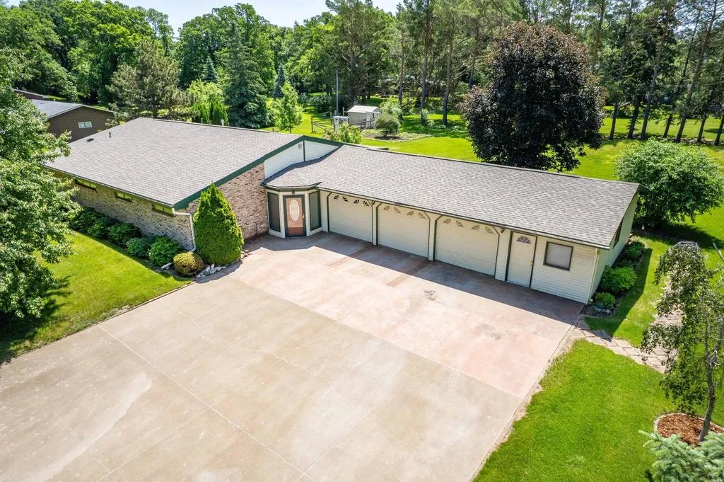 1043 Woodland Loop Fergus Falls MN 56537