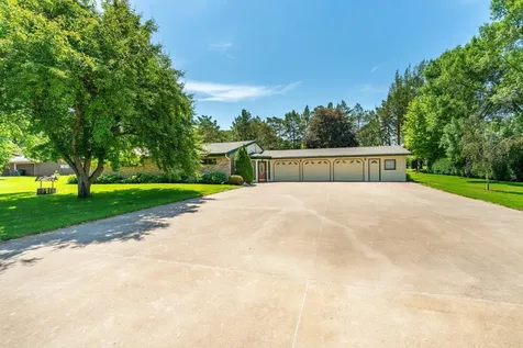1043 Woodland Loop Fergus Falls MN 56537