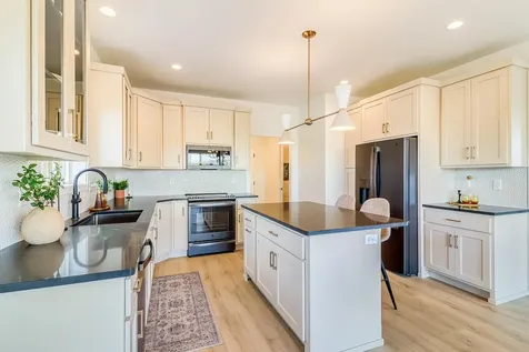 6800 32nd Street S Fargo ND 58104