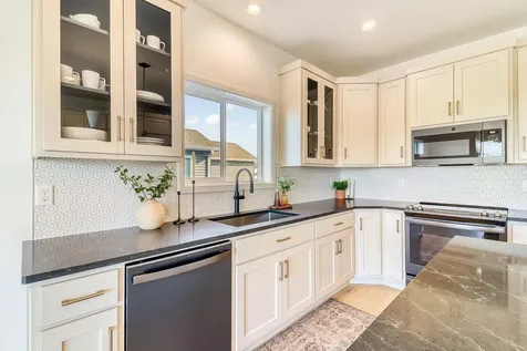 6800 32nd Street S Fargo ND 58104