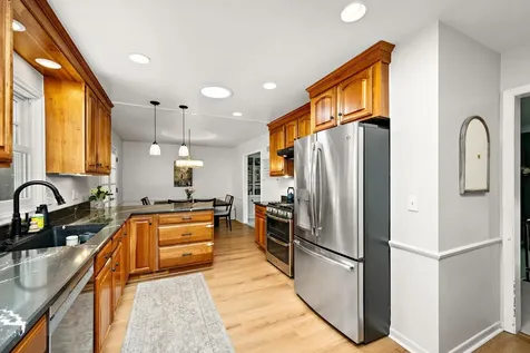 768 Lower Colonial Drive Mendota Heights MN 55118