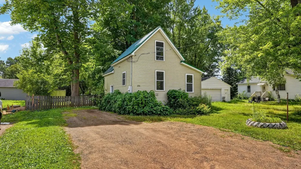 204 Noble Street Hinckley MN 55037