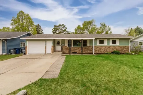 533 Maple Lane Moorhead MN 56560