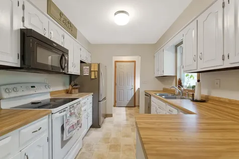 533 Maple Lane Moorhead MN 56560